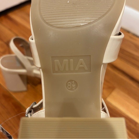 MIA Women's Ivory Strappy Heels - Picture 7 of 10
